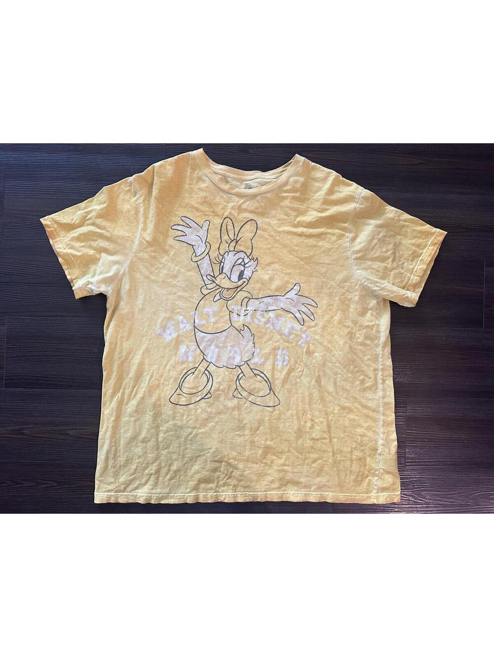 Walt Disney world Daisy t shirt